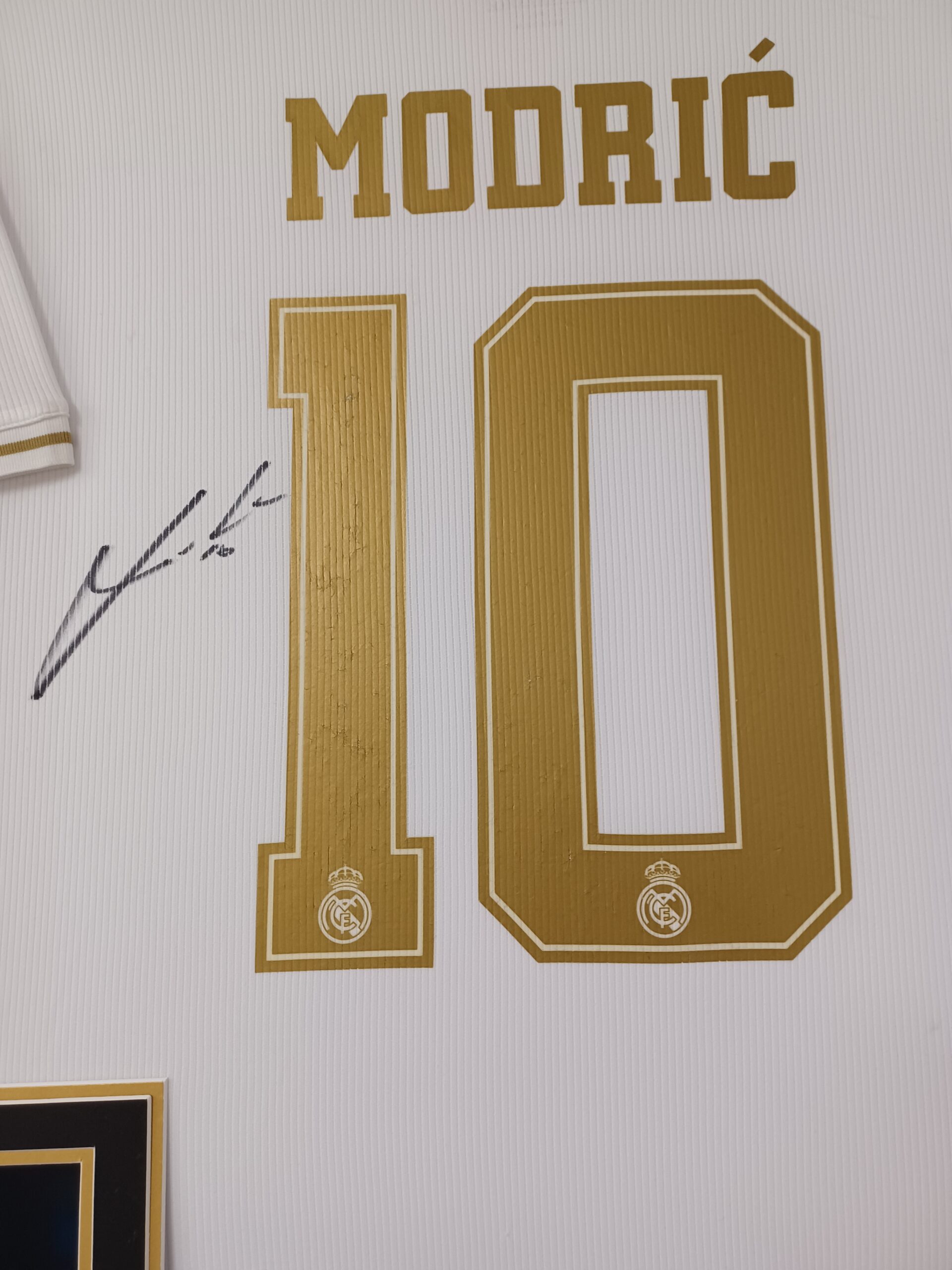 REAL MADRID Legend Luka Modric Signed Shirt | Signed Memorabila Shop ...