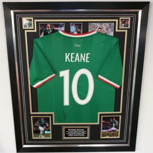 robbie keane signed Ireland Shirt