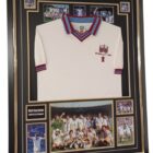 1980 WEST HAM SIGNED PICTURE JHERSEY
