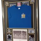BOBBY CHARLTON MANCHESTER UNITED SIGNED PICTURE WITH JERSEY