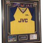 MICHAEL THOMAS SIGNED PICTURE WITH ARSENAL SHIRT