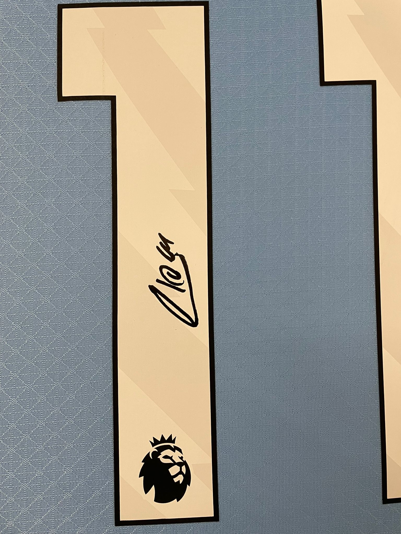 DOKU AUTOGRAPH