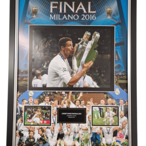 Ronaldo Signed Photo BECKETT AUTHENTICATED