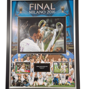 Cristiano Signed Photo BECKETT AUTHENTICATED