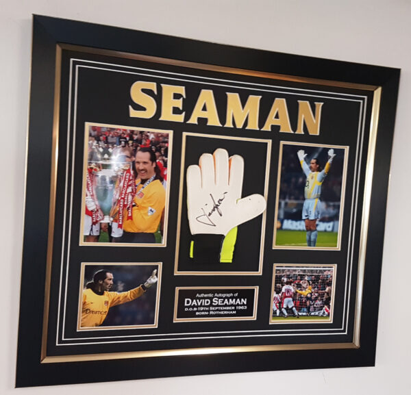 David Seaman of Arsenal  Signed Goalkeeper Glove Autographed Display