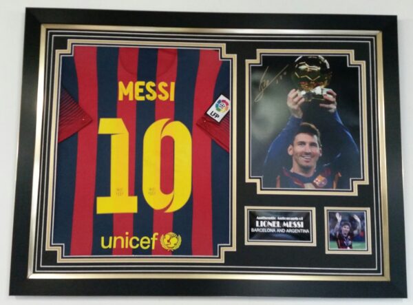 Lionel Messi Signed Photo and shirt Display