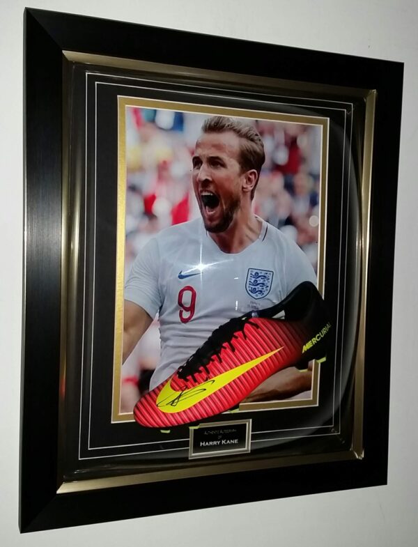 Harry Kane Signed Football Boot ENGLAND  Golden Boot DISPLAY