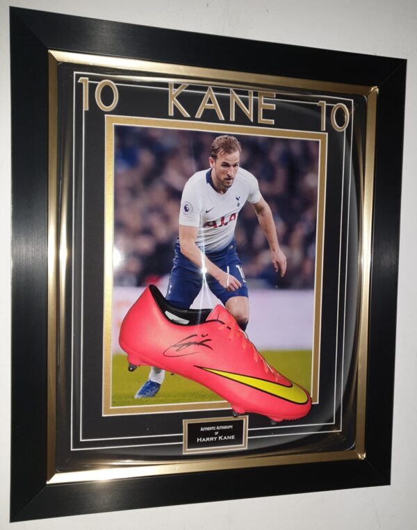 NEW HARRY KANE of Tottenham Signed Football Boot