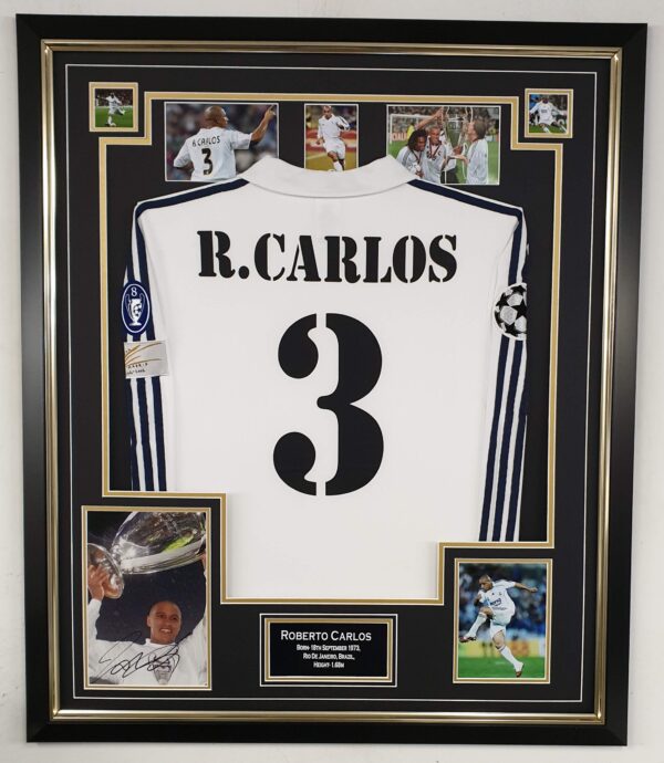 Roberto Carlos of Real Madrid signed Photo with Shirt